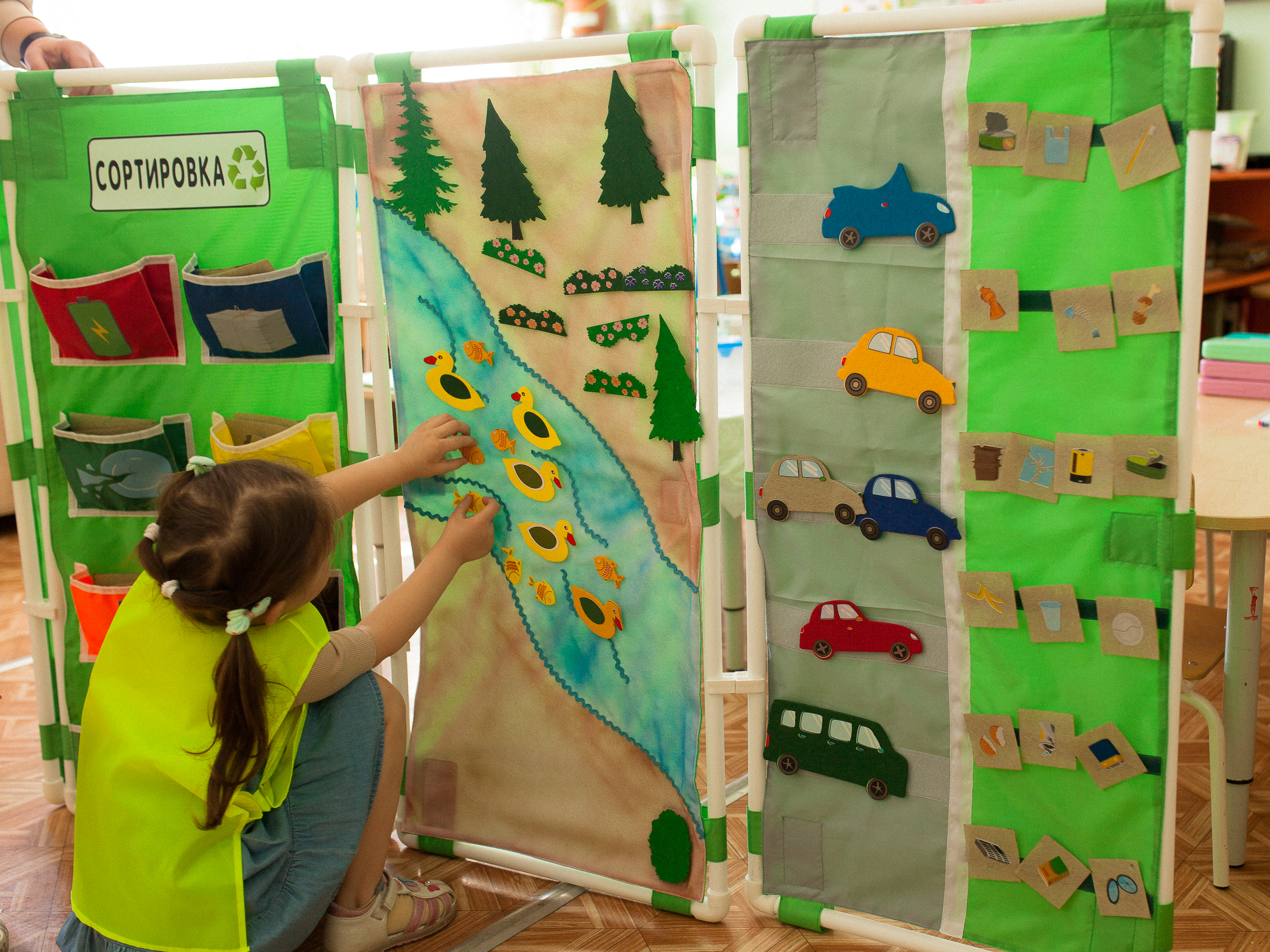 Ecology. Flannelgraph on a plastic frame with a stand. With elements and tabards for the organization of a lesson