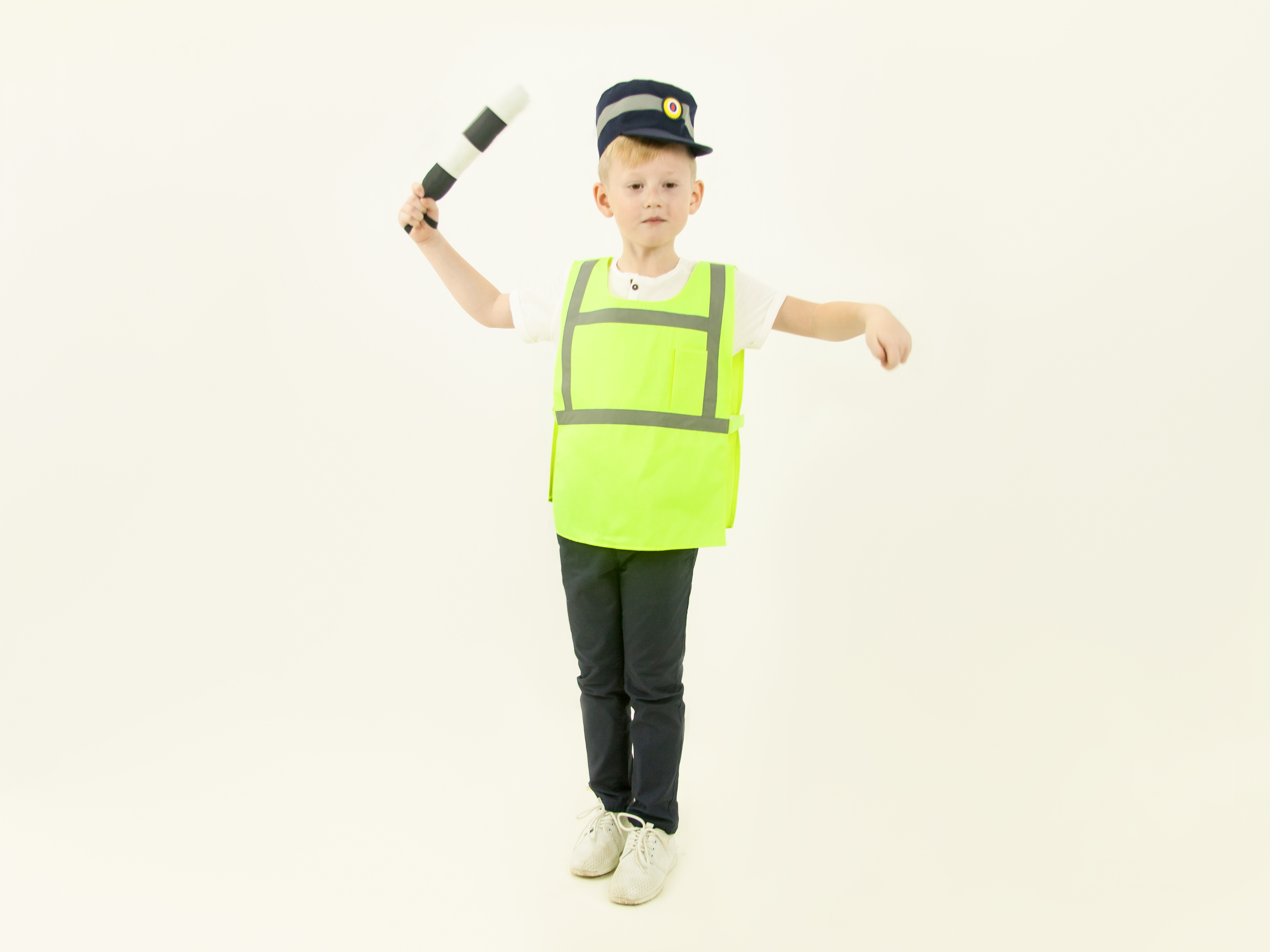 Traffic police inspector (tabard + cap + striped baton)