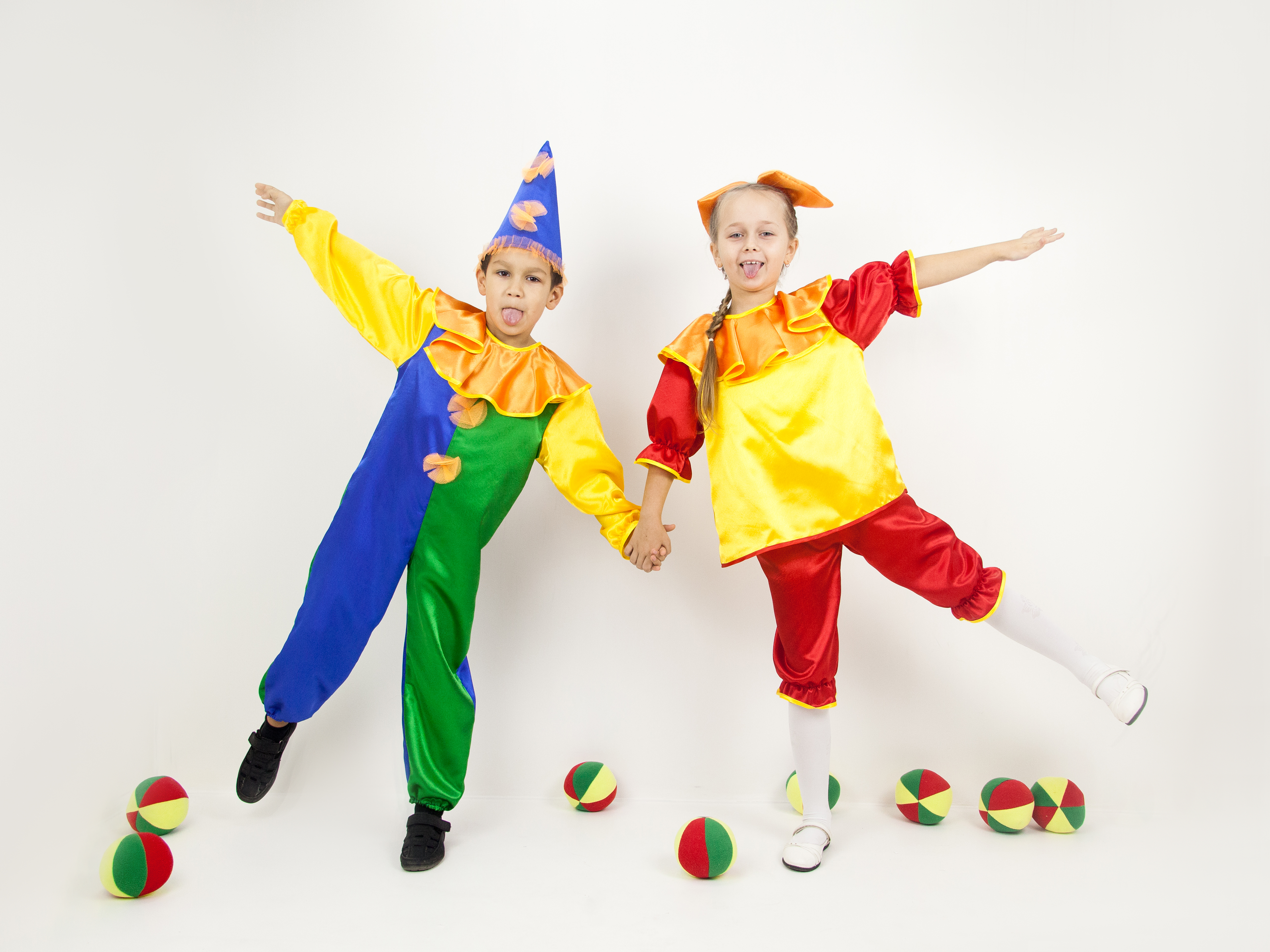 Clown (girl) (blouse + breeches + headpiece)