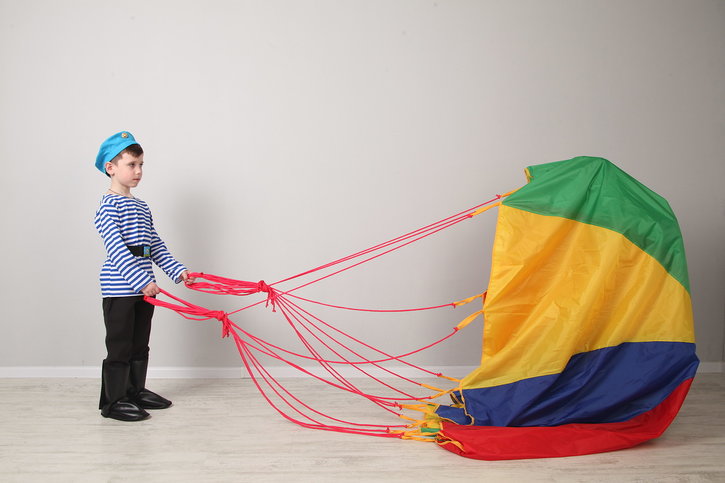 Paratrooper (horizontal-stripe undershirt + beret + belt)