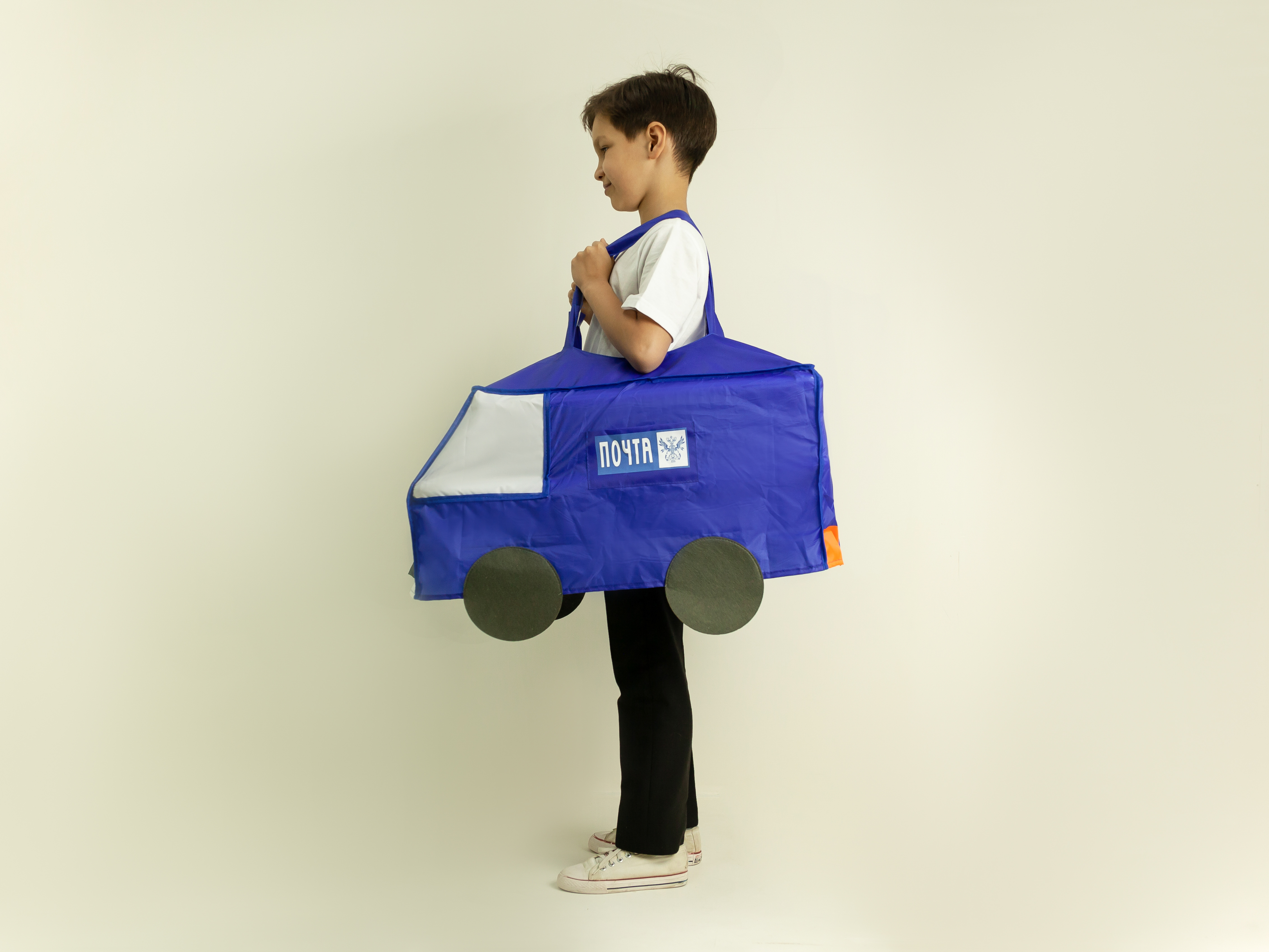 Wireframe car "Postal service"
