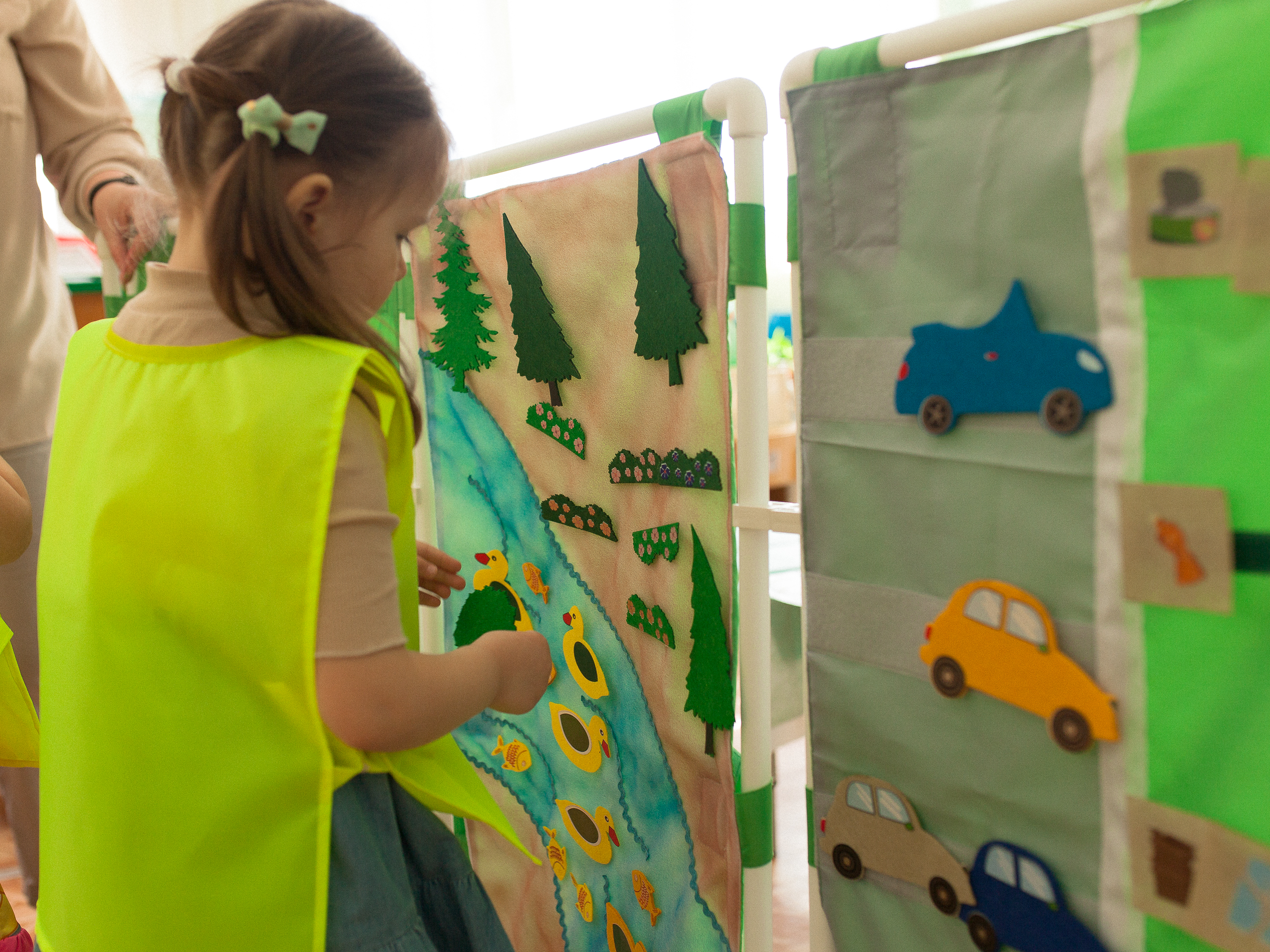 Ecology. Flannelgraph on a plastic frame with a stand. With elements and tabards for the organization of a lesson
