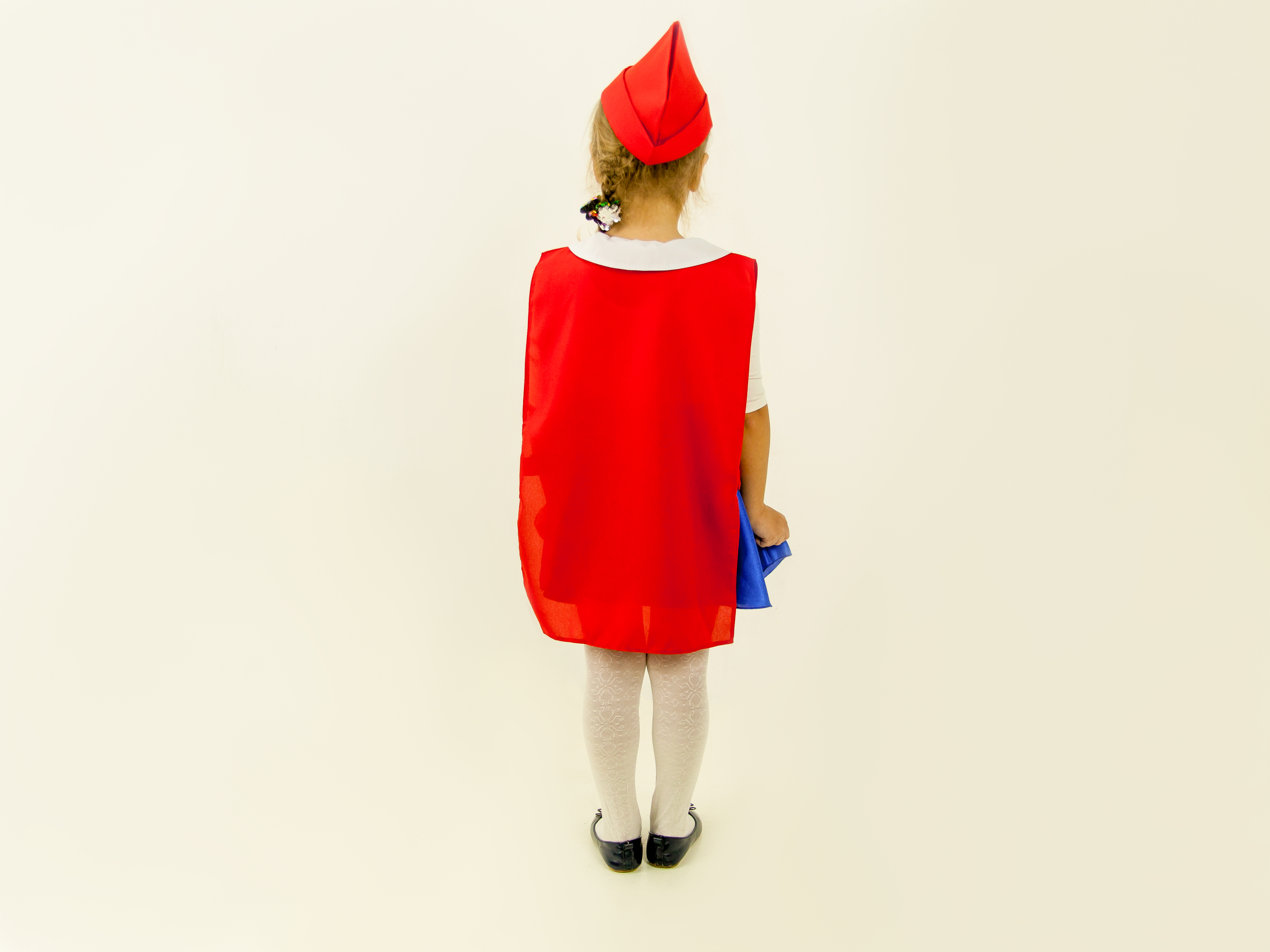 Stewardess (tabard + side cap)